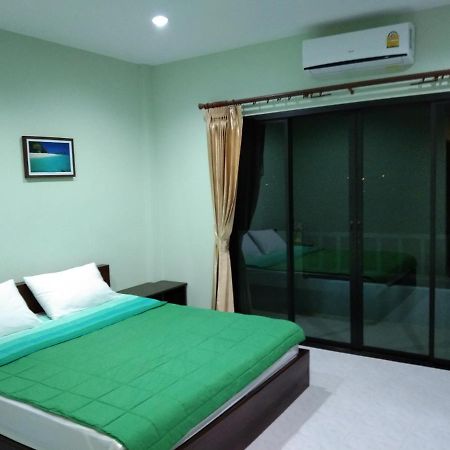 Appartamento Am House Klong Muang Beach Esterno foto