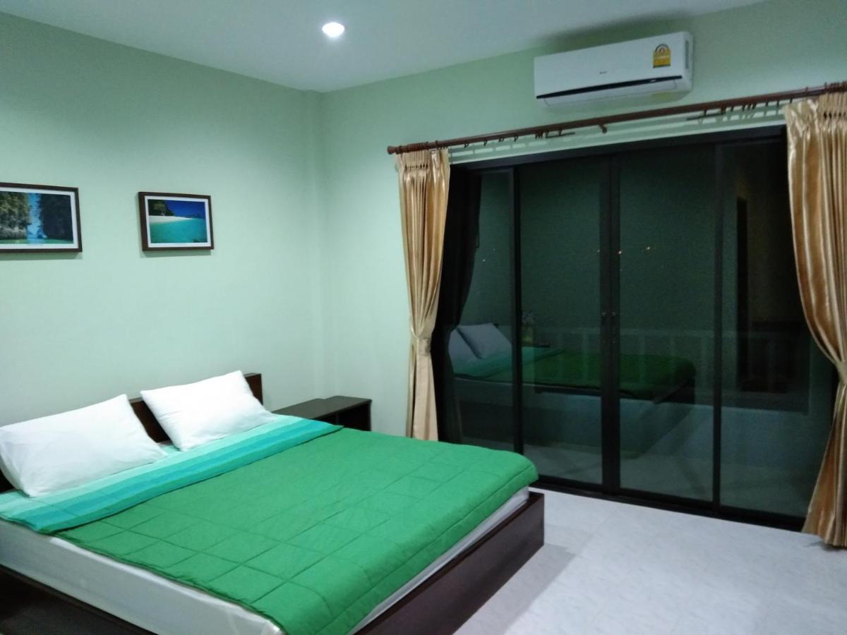 Appartamento Am House Klong Muang Beach Esterno foto