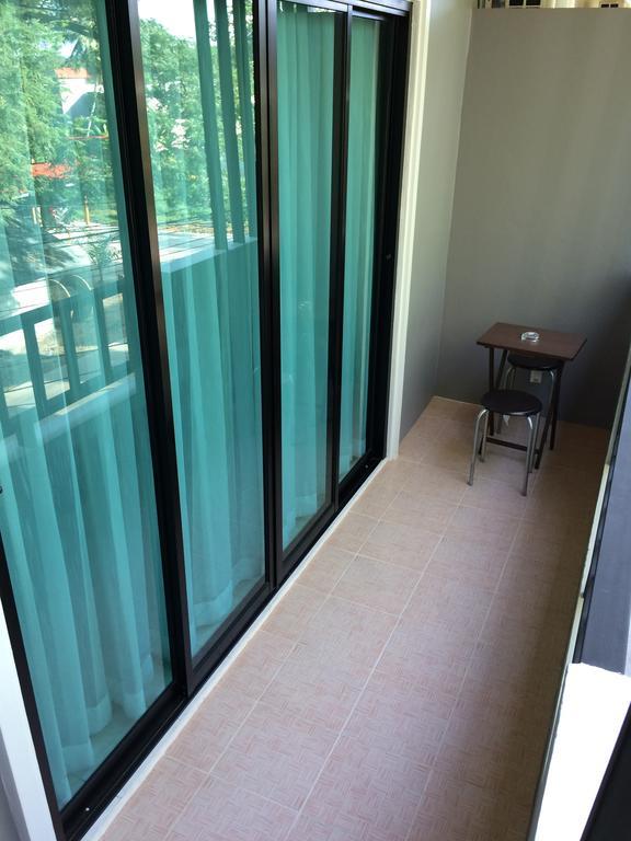 Appartamento Am House Klong Muang Beach Esterno foto