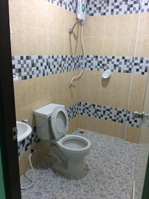 Appartamento Am House Klong Muang Beach Esterno foto