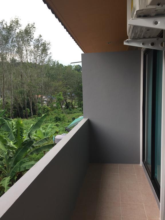 Appartamento Am House Klong Muang Beach Esterno foto