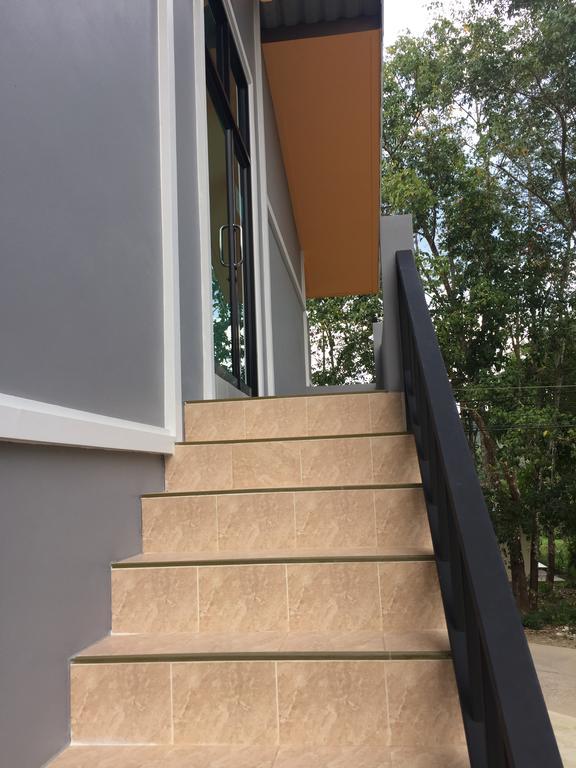 Appartamento Am House Klong Muang Beach Esterno foto