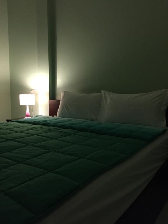 Appartamento Am House Klong Muang Beach Esterno foto