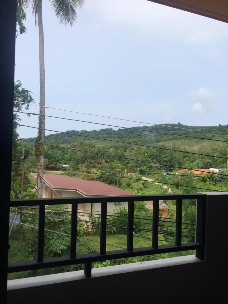 Appartamento Am House Klong Muang Beach Esterno foto