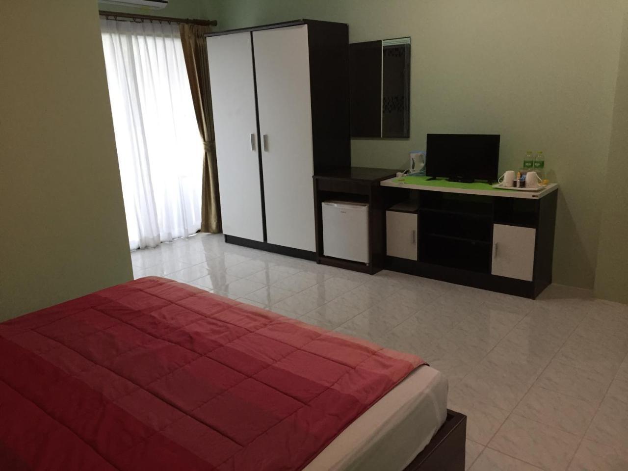 Appartamento Am House Klong Muang Beach Esterno foto