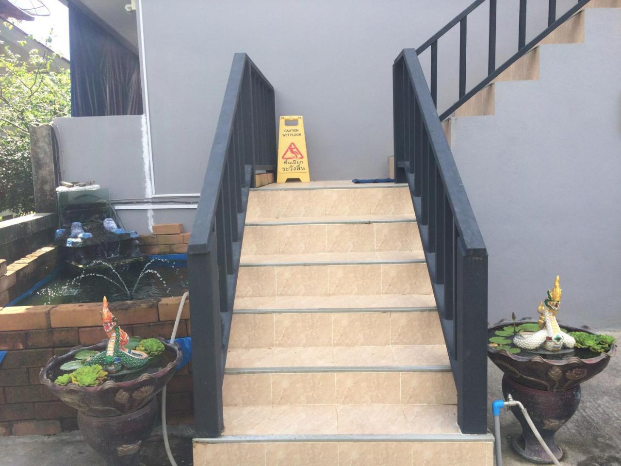 Appartamento Am House Klong Muang Beach Esterno foto