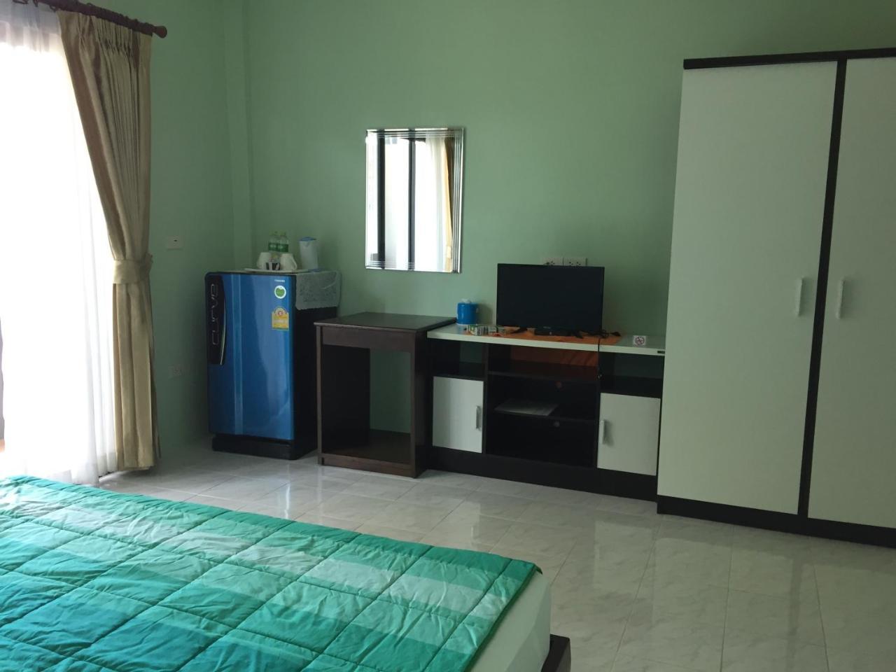 Appartamento Am House Klong Muang Beach Esterno foto